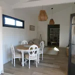 Nyaraló The Perfect Getaway An Intimate Retreat In A Modern House