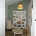 The Perfect Getaway An Intimate Retreat In A Modern House Nyaraló