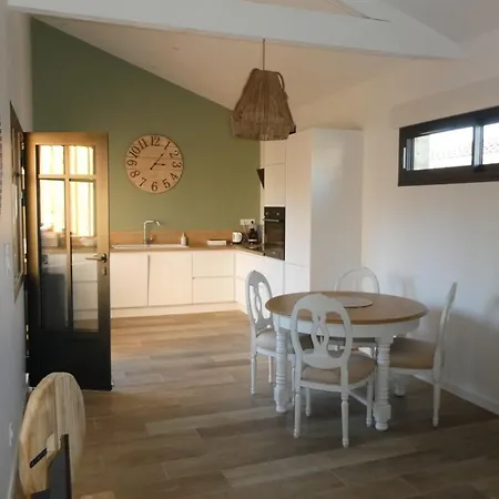 The Perfect Getaway An Intimate Retreat In A Modern House 펜션