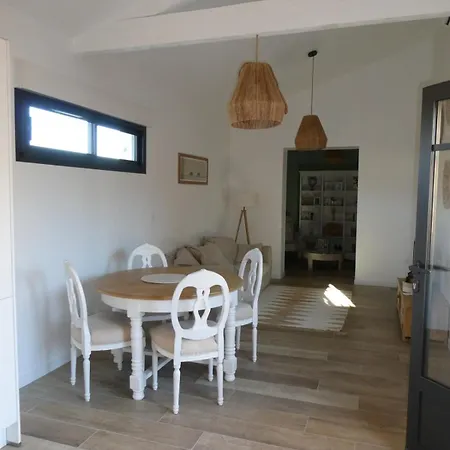 Holiday home The Perfect Getaway An Intimate Retreat In A Modern House