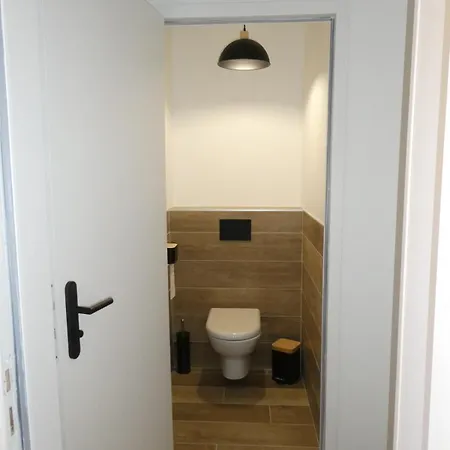 The Perfect Getaway An Intimate Retreat In A Modern House