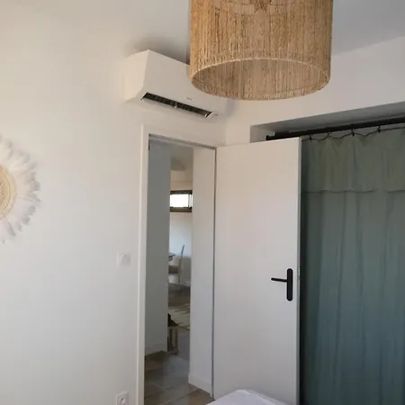 Holiday home The Perfect Getaway An Intimate Retreat In A Modern House *