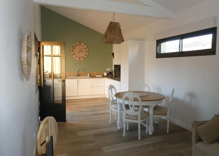 The Perfect Getaway An Intimate Retreat In A Modern House